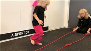 ..den klukkende lille bæk i skoven