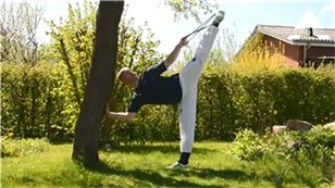 Slap af mens du har benet løftet lodret op