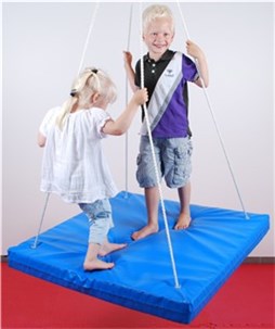 Kvadratisk gynge m/svirvelled og kæde