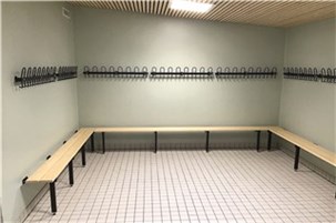 Omklædningsbænk enkelt. Montage væg/gulv