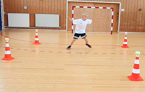 Slappuk i idræt til træning af grundøvelser i håndboldspillet