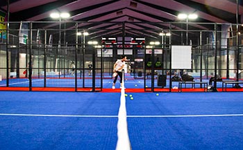 Indendørs double- og single padelbaner fra A-Sport i Padel Action Aabenraa