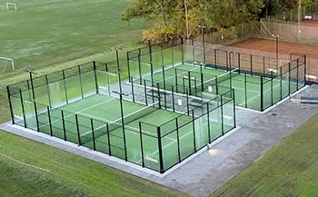 To udendørs padelbaner fra A-Sport i Grindsted