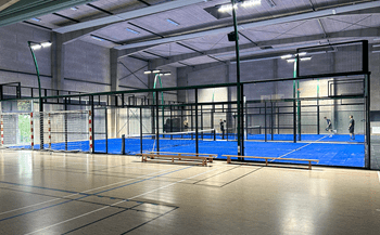 2 padelbaner i Juelsminde Hallerne