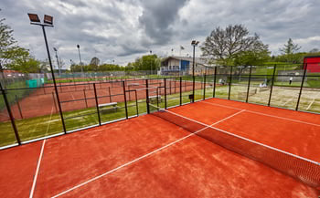 Udvidelse af det store tennisanlæg med en padelbane og to minitennisbaner