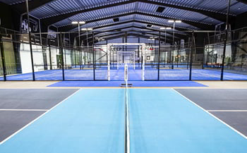 6 indendørs Padelbaner i nyopført Padelhal i Skive